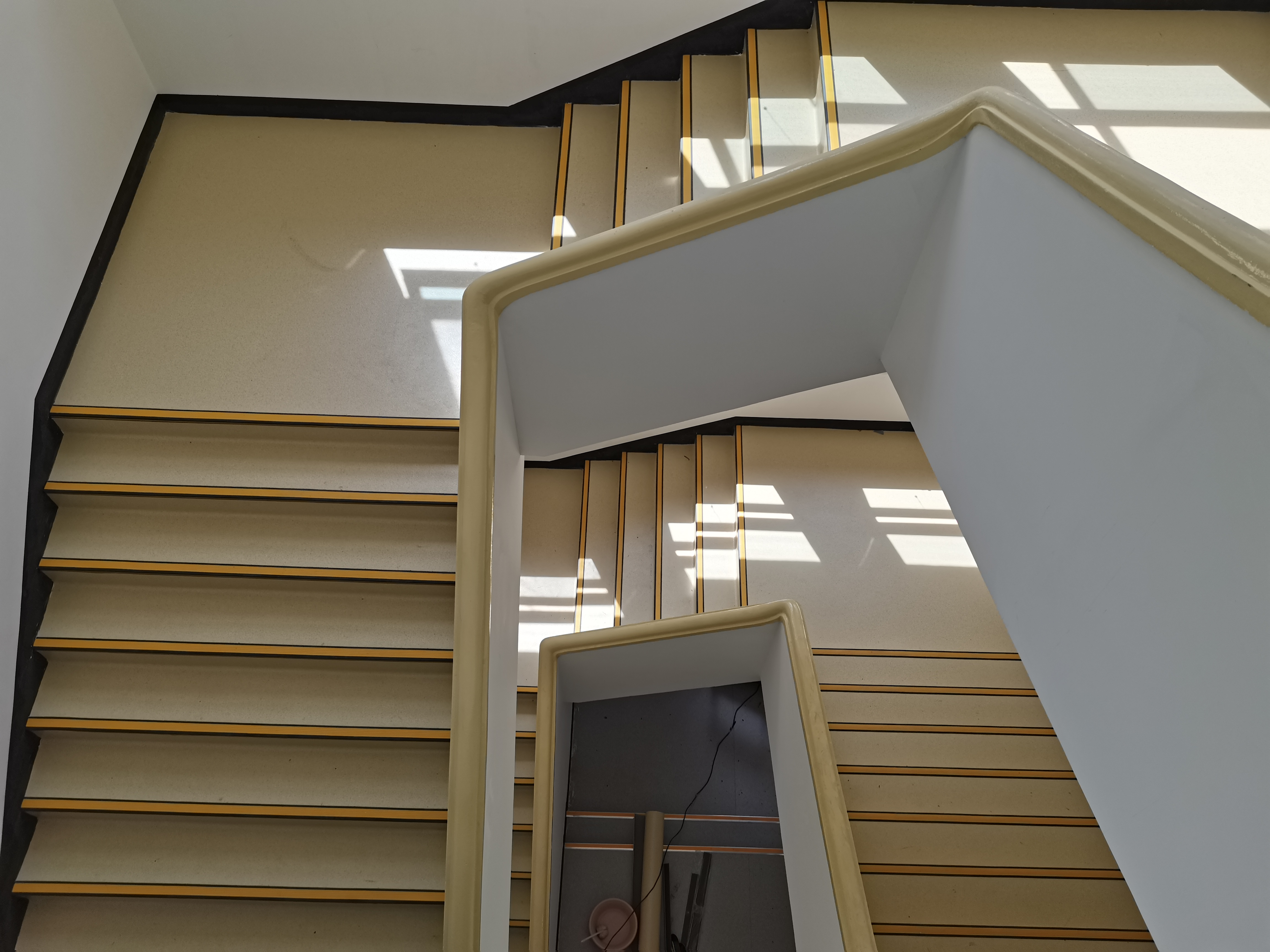 片材塑膠地板的保養(yǎng)與維護